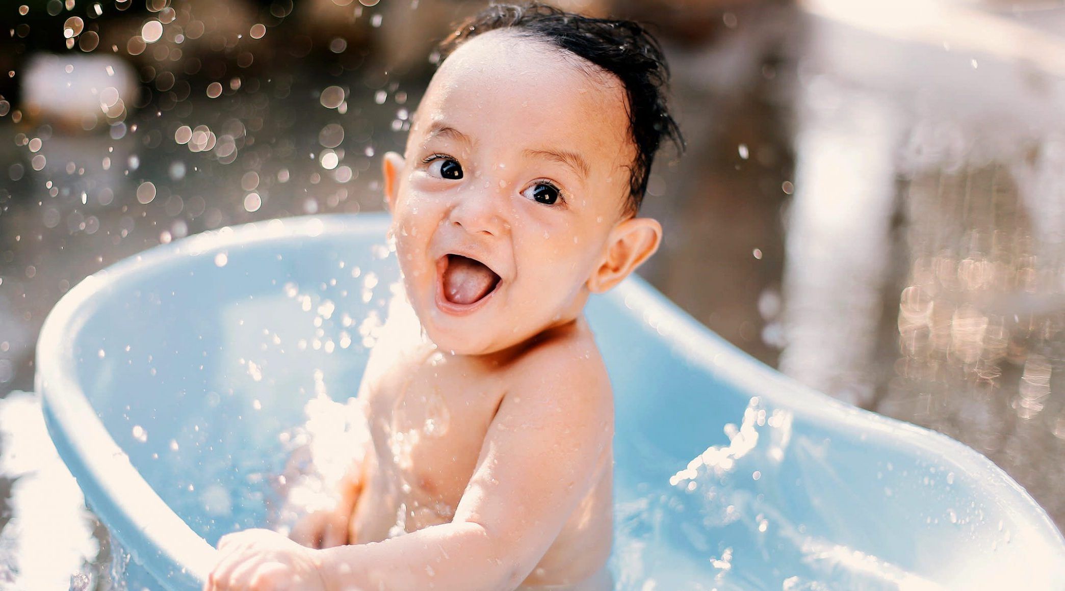 lots to love baby with bathtub